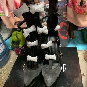 Nwot dolls kill shoes sz9